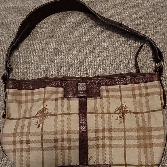 Burberry One-Shoulder Nova Check Shoulder Bag